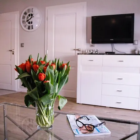 APARTAMENT w CENTRUM-GARAŻ Kielce Zewnętrze zdjęcie